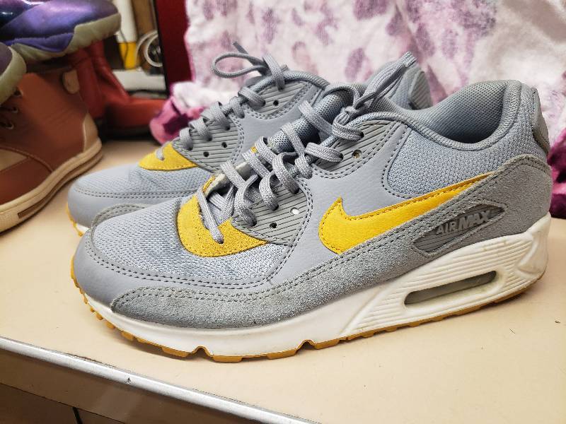 lot 2663 image: Nike Air Max Size 8