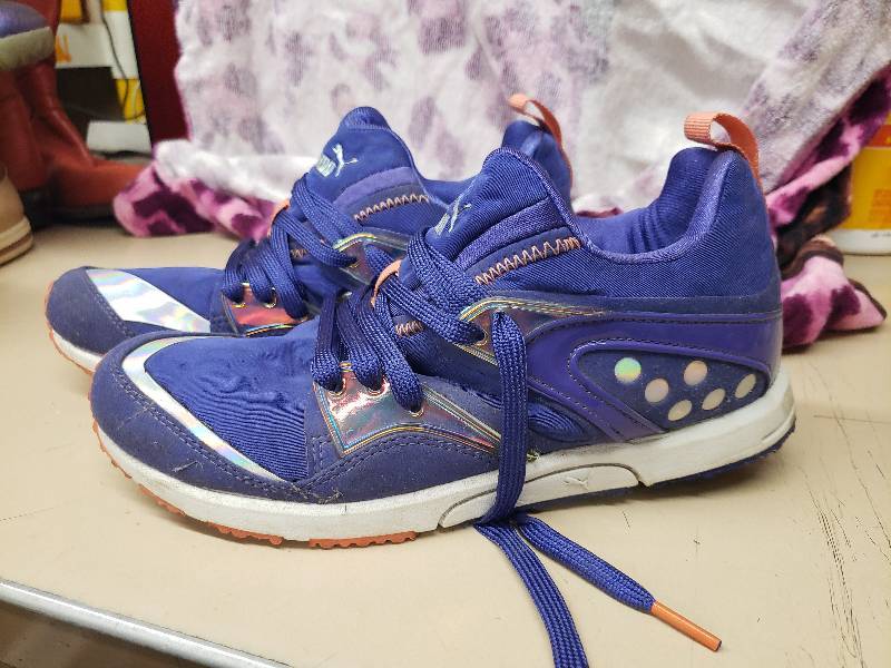 lot 2664 image: Puma Size 6.5