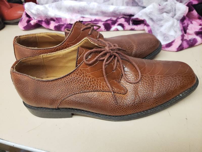 lot 2672 image: Stacy Adams Size 5