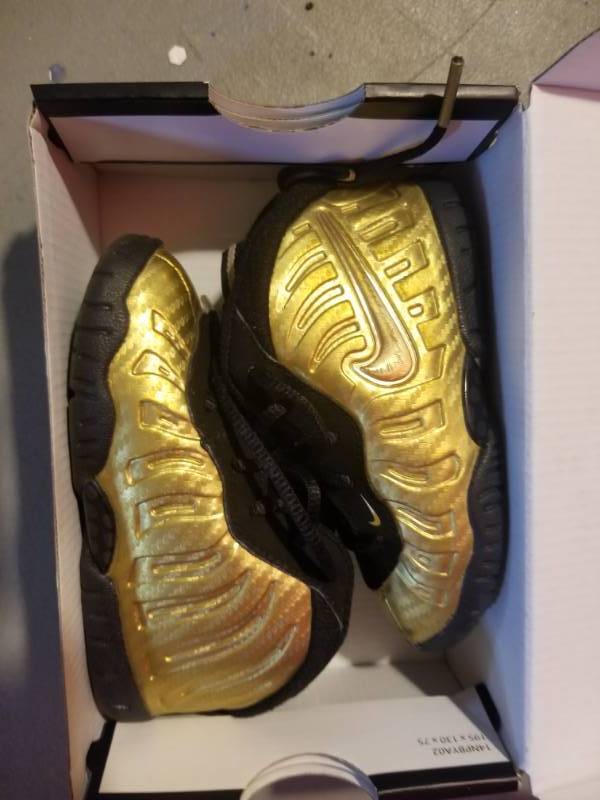 lot 2472 image: Nike Little Posite Pro 7c