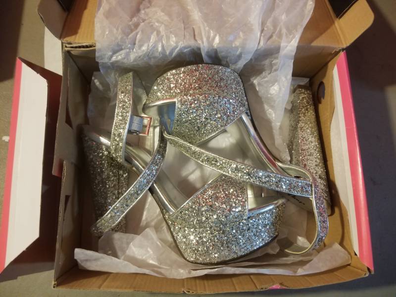 lot 2477 image: Shoe Republic Ladies Heels Size 10