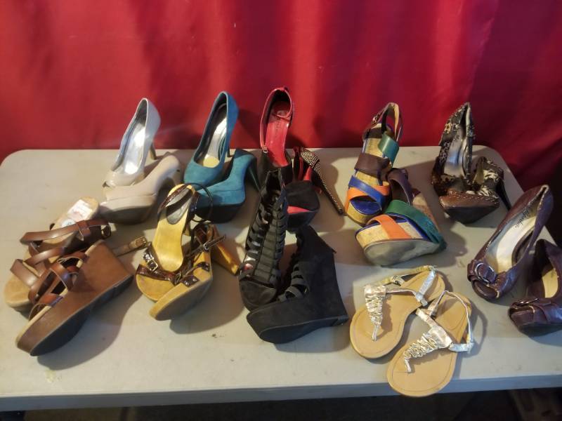 lot 2484 image: Lot of Ladies Heels