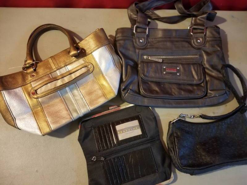 lot 2520 image: Lot of Purses