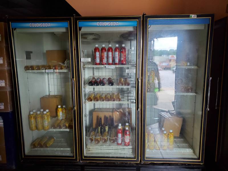 lot 3786 image: Master-Bilt Model BMG80 Triple Door Cooler Unit Unknown Working Condition