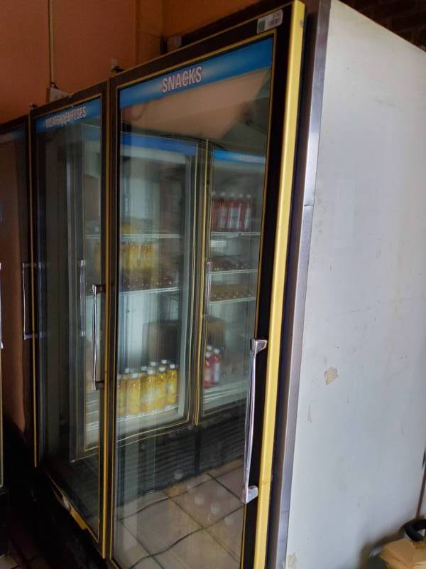 lot 3787 image: Master-Bilt Double Door Cooler Unit Unknown Working Condition