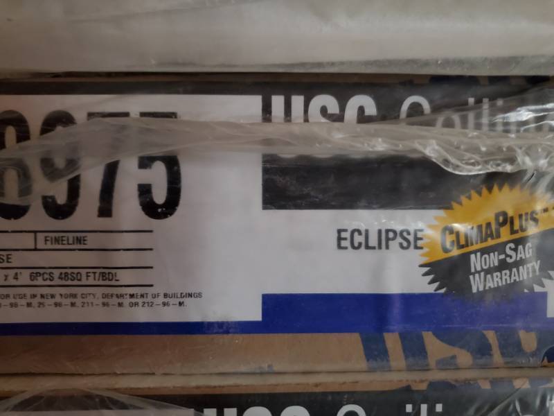 lot 5536 image: White Fineline Eclipse 78975 2x4 Ceiling Tiles
