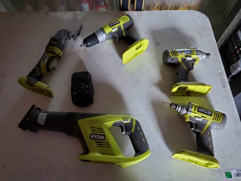 lot 3799 image: Ryobi Cordless Power Tool Set