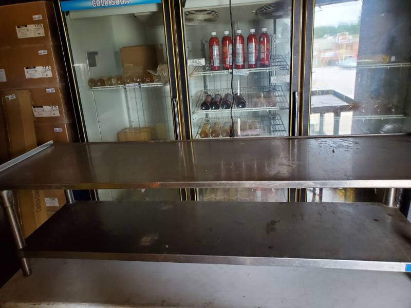 lot 3810 image: Tabco SS Table with Undershelf