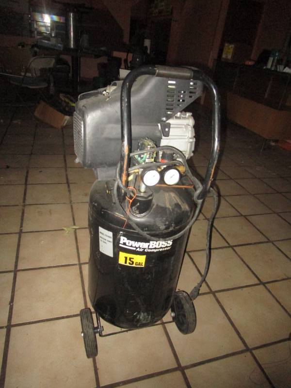 lot 5549 image: Power Boss 15Gal Air Compressor Unknown Working Condition