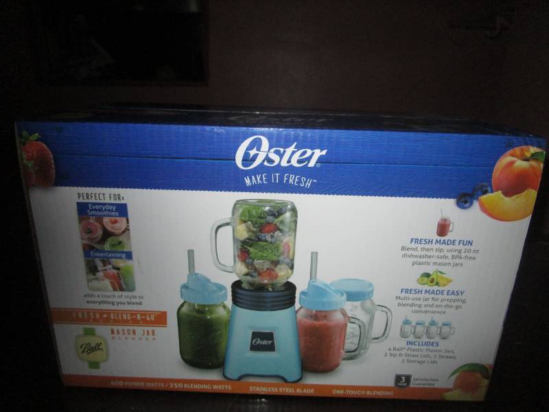 lot 5555 image: Oster Make it Fresh
