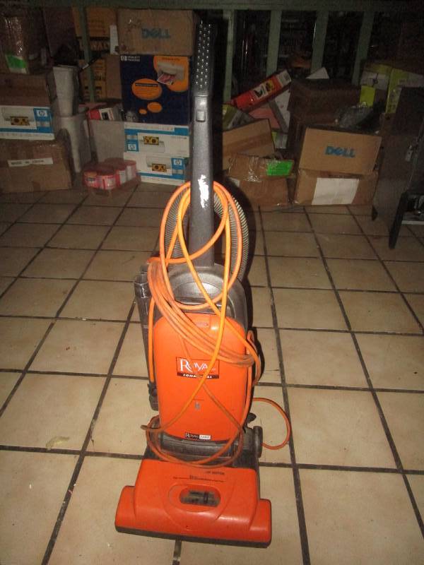 lot 5581 image: Royal Commercial Upright Vacuum Sweeper