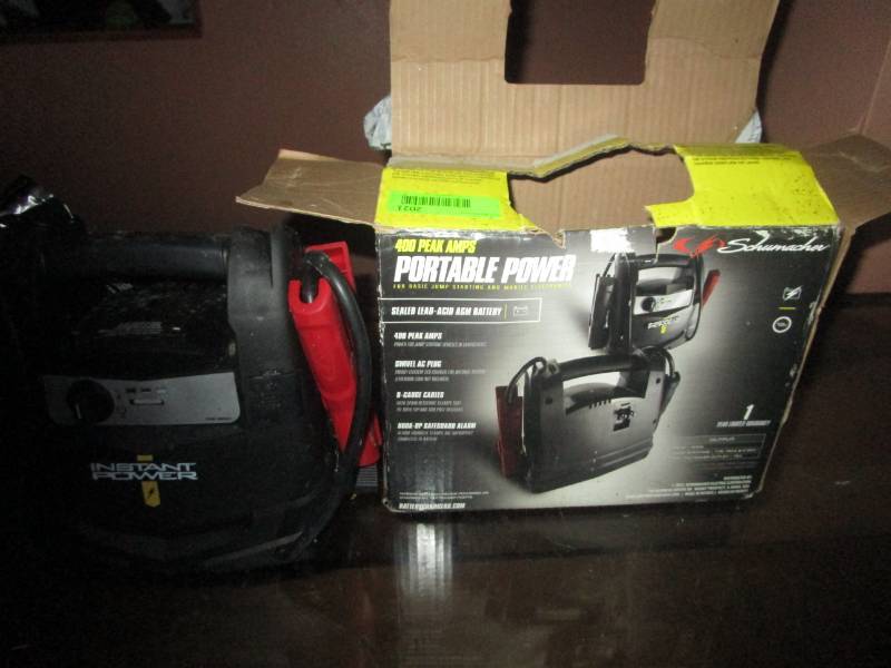 lot 5586 image: Schumacher Engine Starter Portable Power XP400W