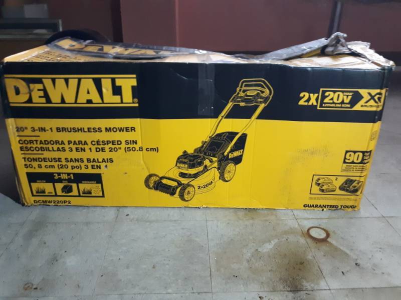 lot 5507 image: DeWalt 3-in-1 Cordless Lawnmower DCMW220�
