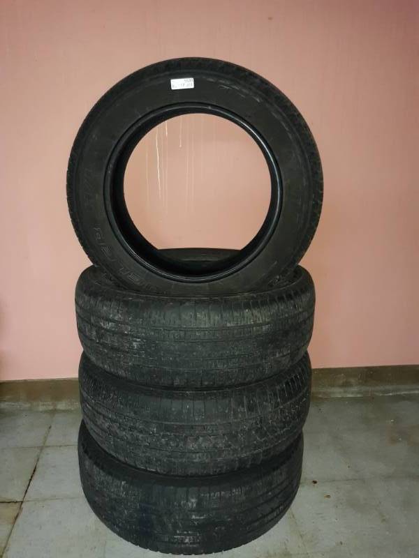 lot 5509 image: Four 27555 R20 Bridgestone Tires