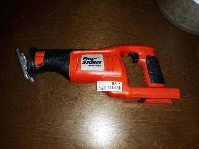 lot 5519 image: B&D FireStorm Cordless Sawz All