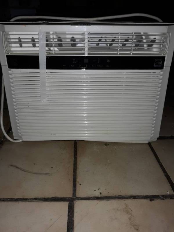lot 5525 image: Kenmore Model 253.70151014 AC  Window Unit 110v