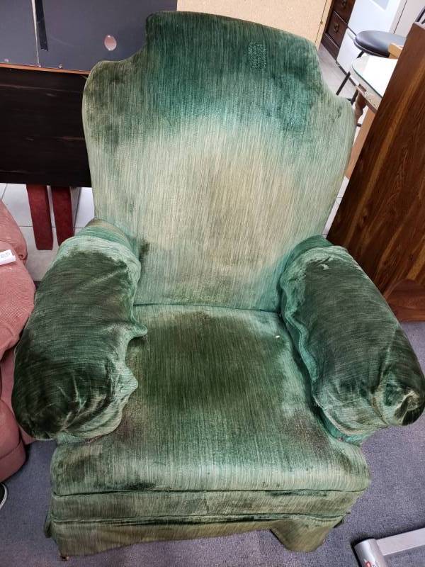 lot 1023 image: Vintage Forrest Green SwivelRocking Chair