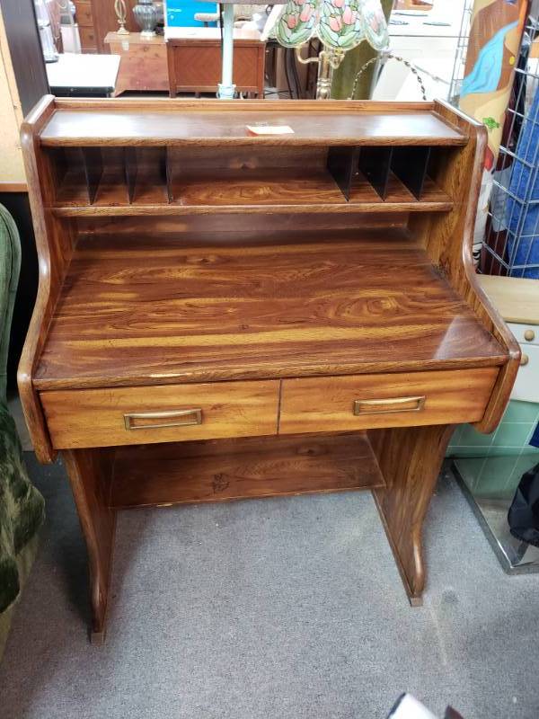 lot 1027 image: Secretary Desk
