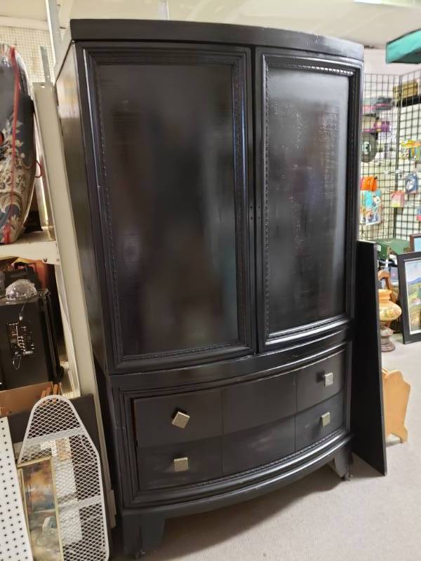 lot 1039 image: Old School Black ArmoireWardrobe - Dovetail Draws