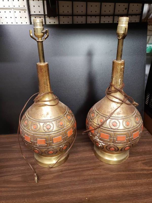 lot 1043 image: Egyptian Lamps
