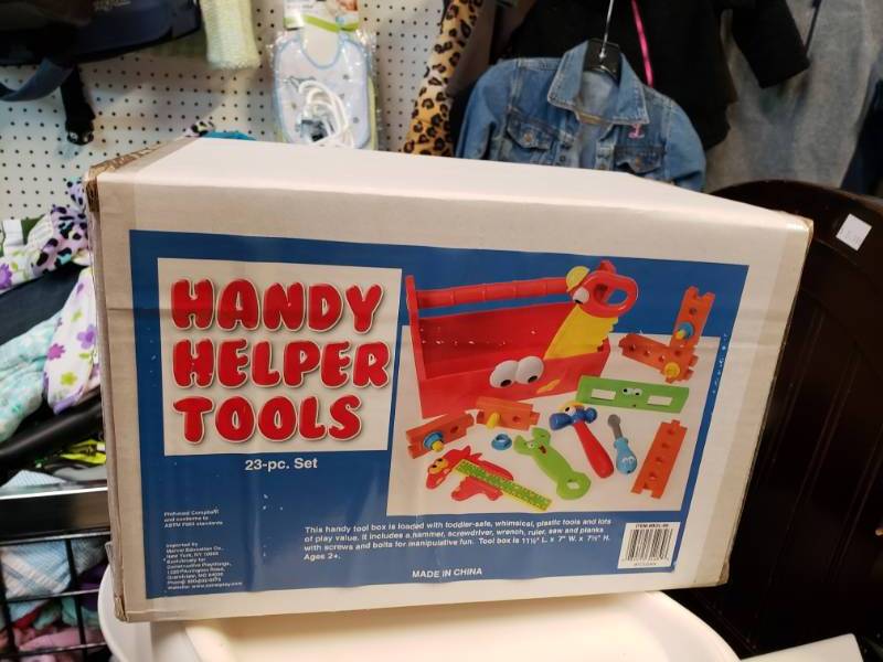 lot 1062 image: Handy Helper Tools -23 pc set - unopened