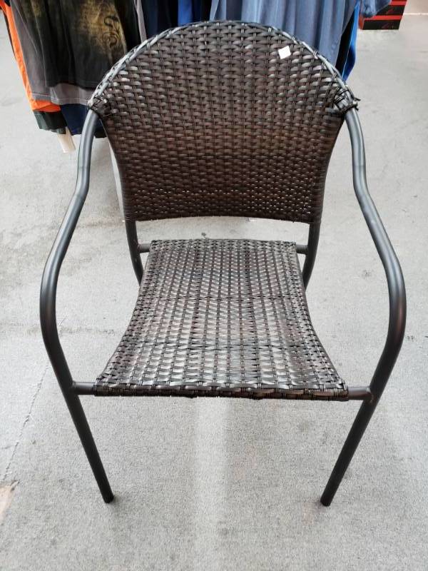 lot 1059 image: Dark Brown Lawn Chair - w Tags