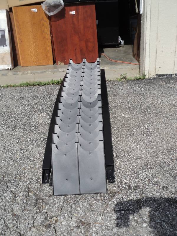 lot 8648 image: Metal & Plastic Rack, for CDs DVDs Pamphlets, 14 x approx 54 , holds 32, this is a table top rack, it does not have the parts to make it a standing rack