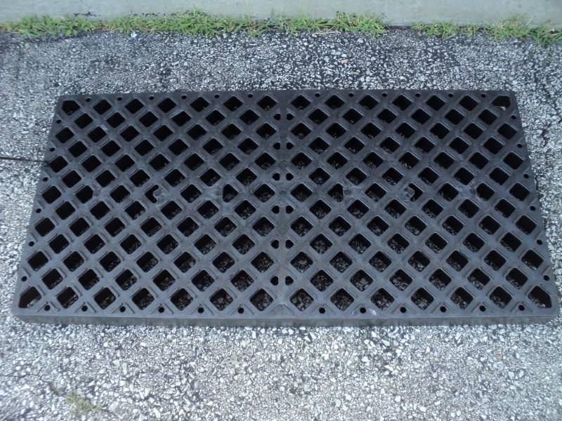 lot 9395 image: Composite plastic pallet, 2 x 4 x 2, black