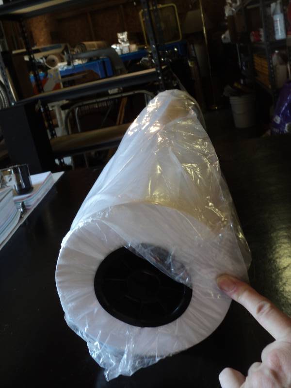 lot 9401 image: (1) roll White paper 36 x 500