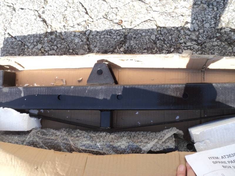 lot 9416 image: Cosco spare parts for AT3638, includes Hydraulic cylindere and Boom