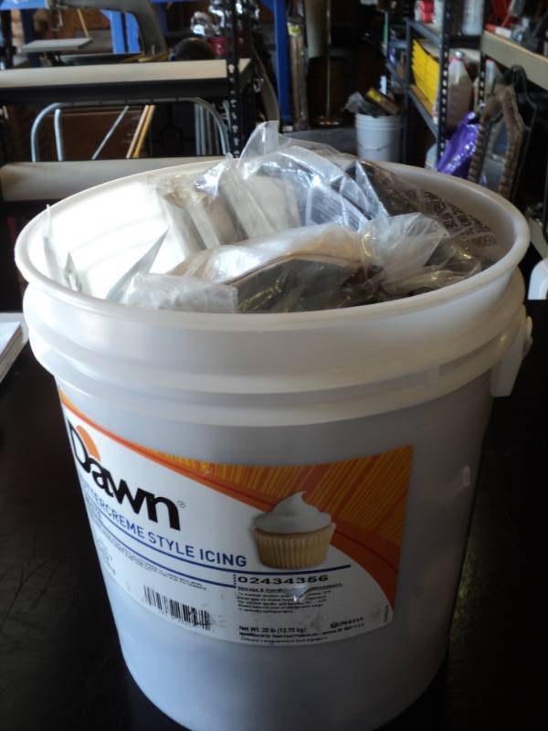 lot 9419 image: 18 lbs hardware in a 5 gallon bucket