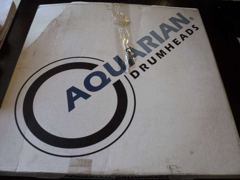 lot 9442 image: Aquarian Drumheads CC22WH, Classic Clear bass Drum White
