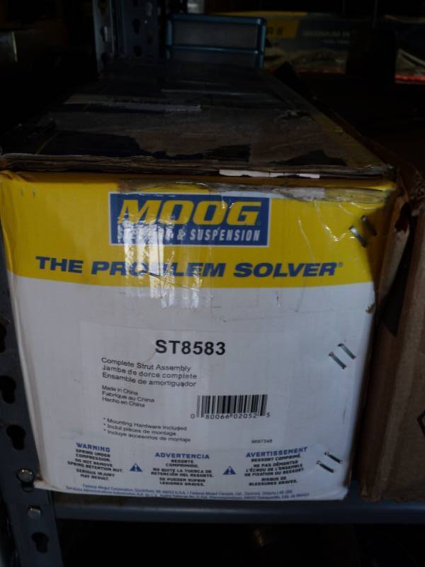 lot 9461 image: Moog Strut Assembly ST8583