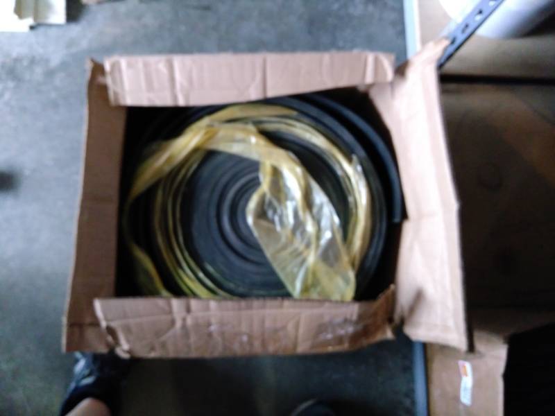 lot 9475 image: (1) roll rubber trim 8x approx 25, black