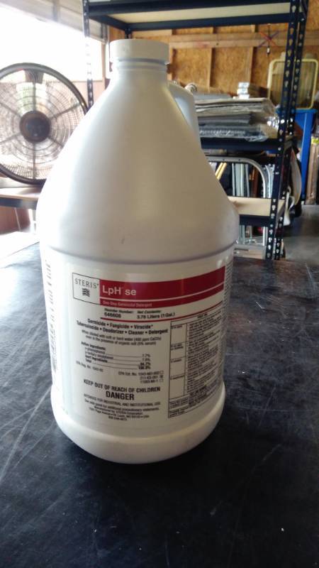 lot 9498 image: (1) gallon Steris LpHh se One Step Germicidal Detergent