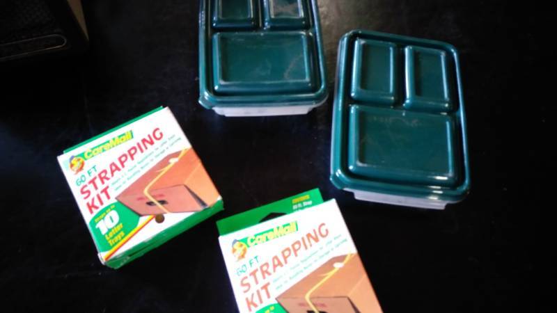 lot 9526 image: Mixed lot strapping kits and plastic containers