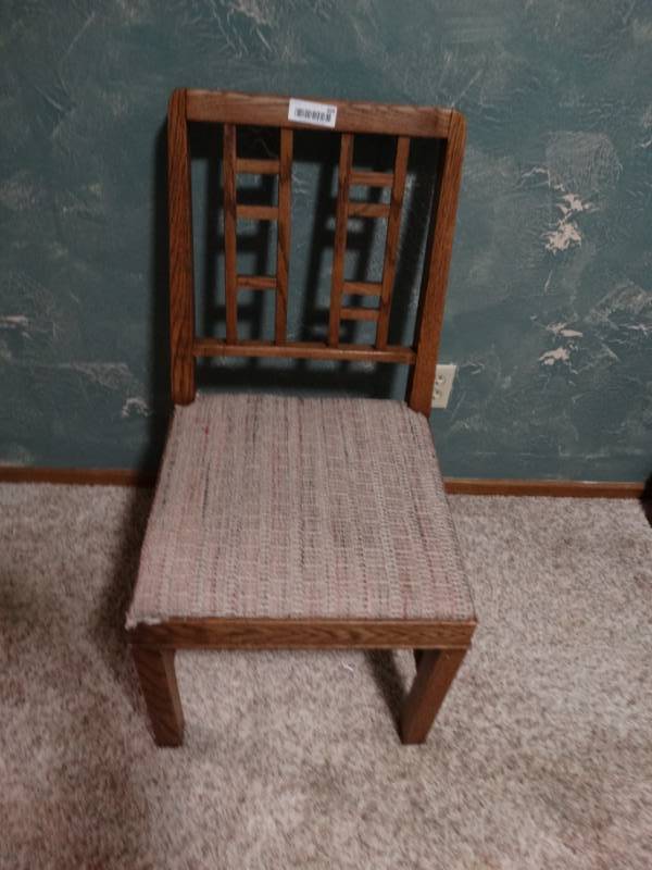 lot 409 image: Dinning chair.