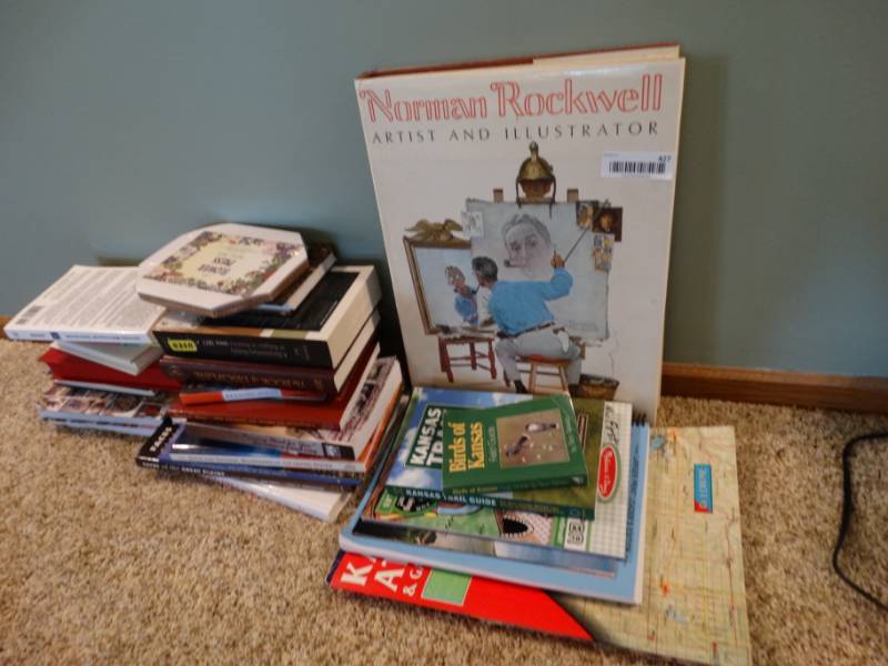lot 427 image: Lot of books.