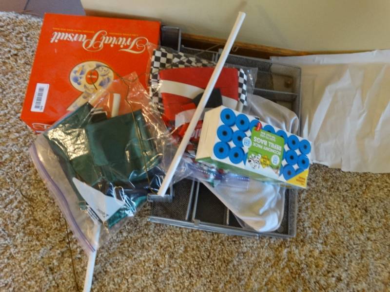 lot 445 image: Lot of misc items.