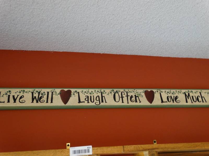 lot 450 image: Decorative sign and plate.