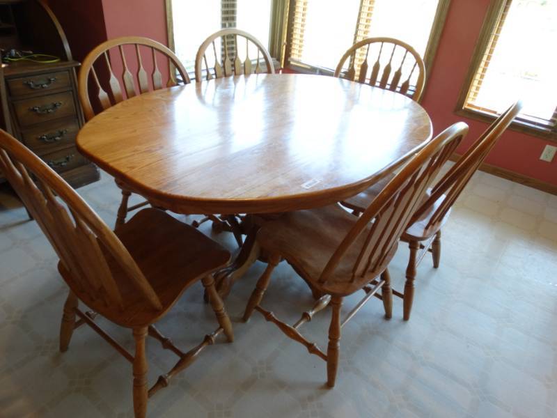 lot 454 image: Wooden dining table with 6 chairs.