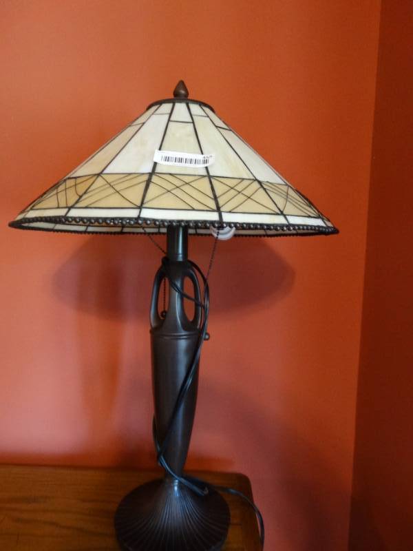 lot 455 image: Decorative table lamp.