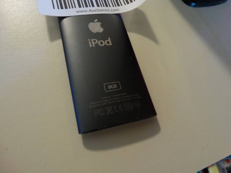 lot 461 image: Ipod, no power cord.