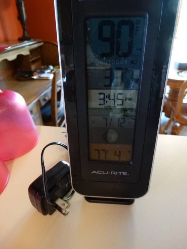 lot 463 image: Acu-rite thermometer and clock.