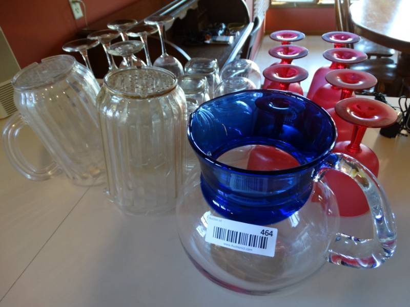 lot 464 image: Lot of pitchers and cups.