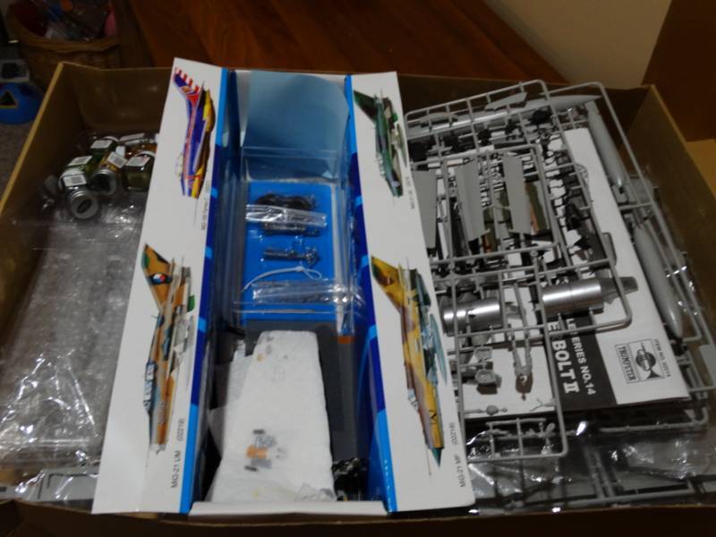 lot 522 image: Model plane