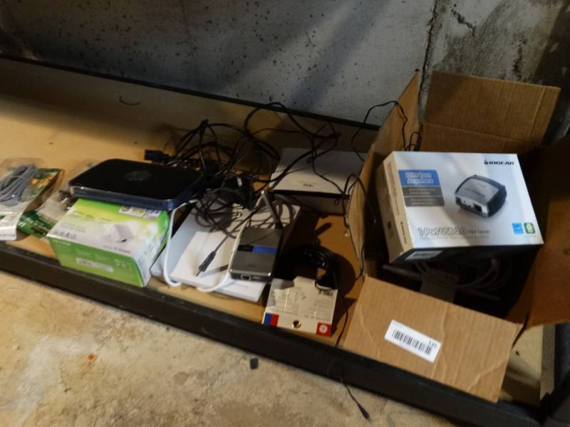 lot 535 image: Lot of assorted computer items
