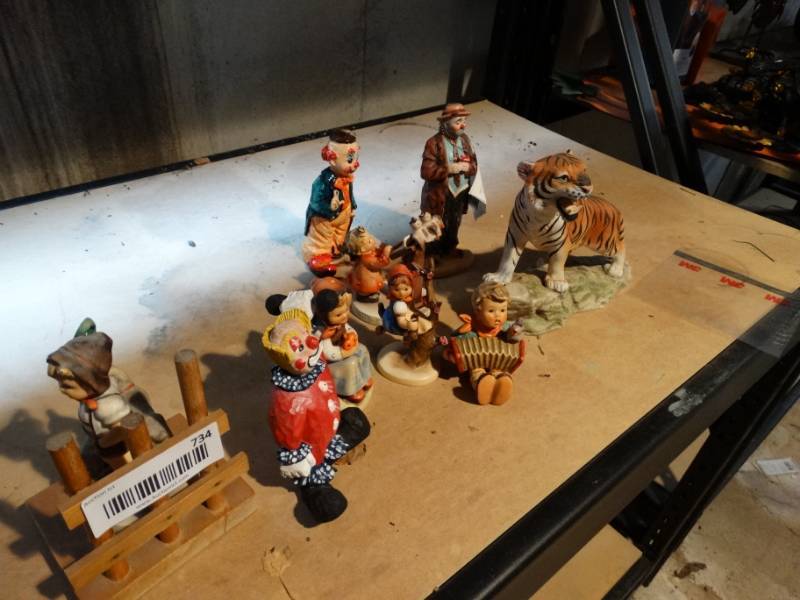 lot 734 image: Hummel figurine Emmett Kelly clown figurine & other collectibles
