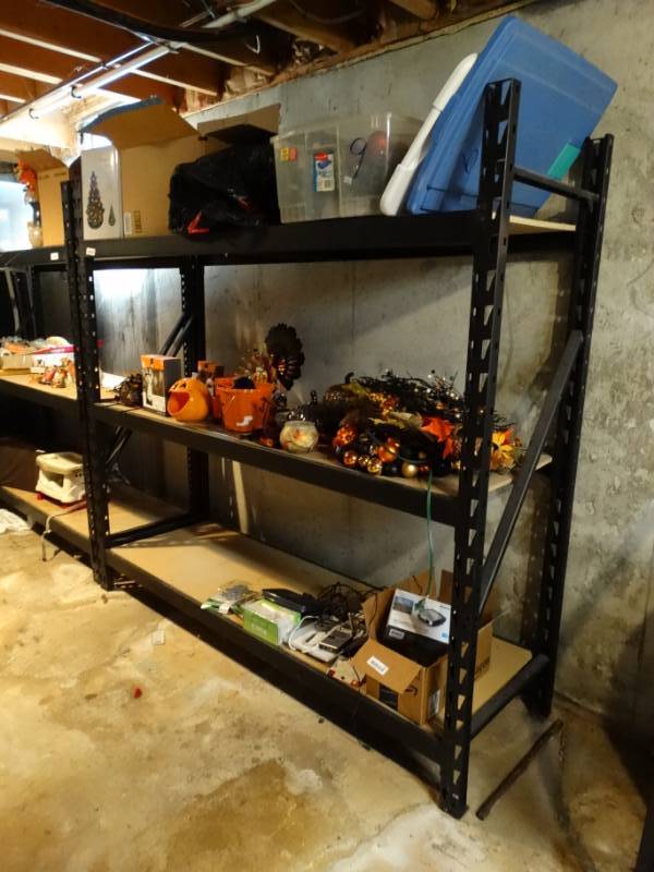 lot 738 image: Nice Heavy duty warehouse garage style shelving unit