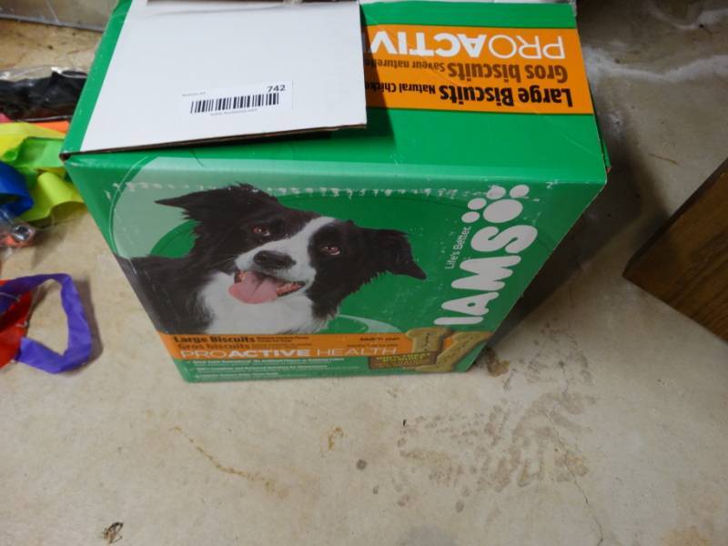lot 742 image: Big box of dog biscuits